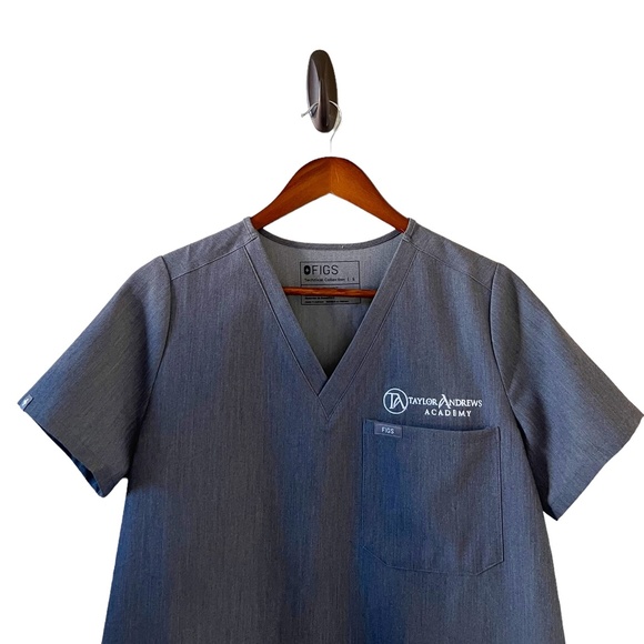 Figs NEW Catarina One Pocket Scrub Top In Gray Size S - Picture 2 of 13
